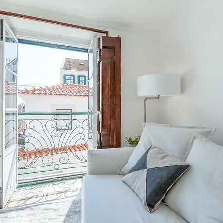 Light Filled Typical At Alfama, By Timecooler Apartmán Lisboa