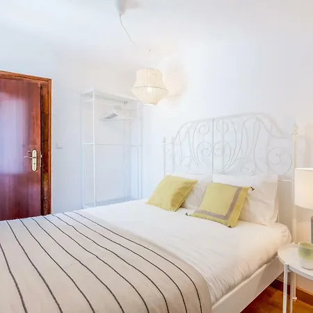 Light Filled Typical At Alfama, By Timecooler Lissabon