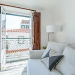 Light Filled Typical At Alfama, By Timecooler Apartmán Lisboa